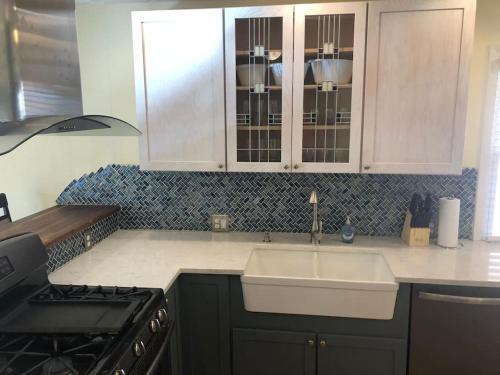 Entire apartment close to downtown 2 Queen beds — Springfield — photo 4