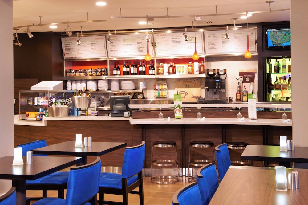 Courtyard by Marriott Toledo Maumee Arrowhead - photo 24