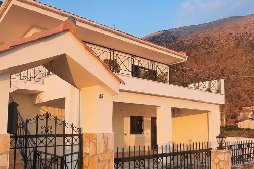 Villa Dimitra Amazing sea view — 4-Star Luxury Hotel in Poros, Greece