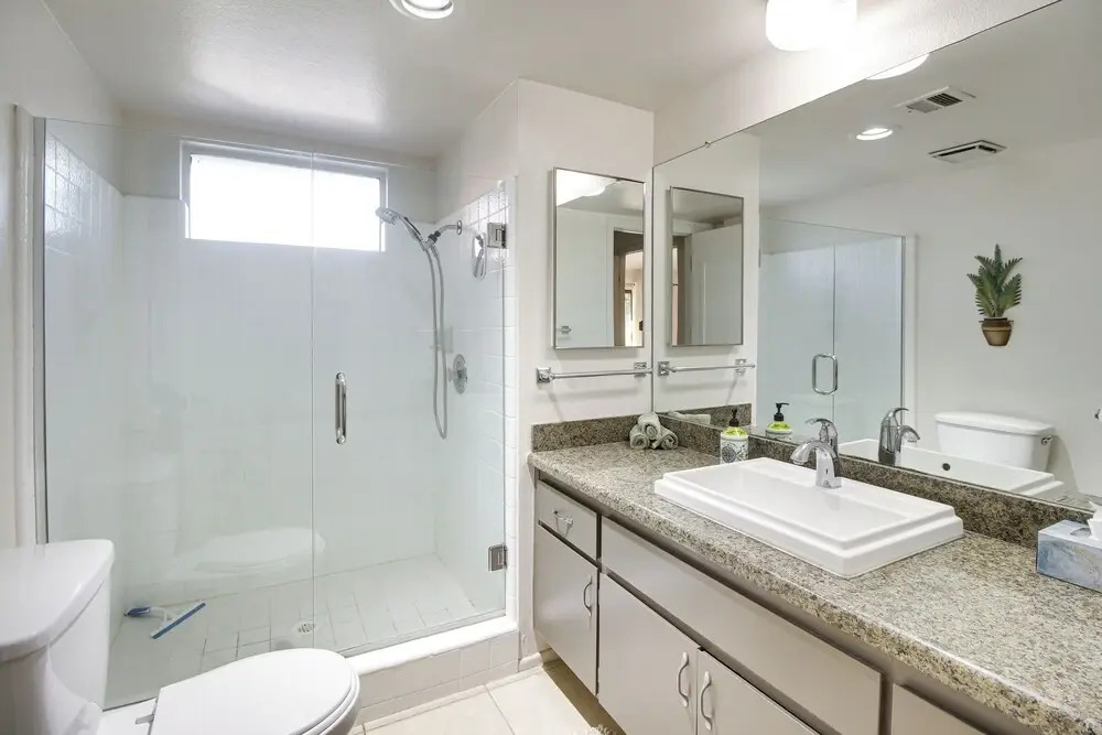 Pet friendly Palm Desert Gem on Golf Course - photo 12