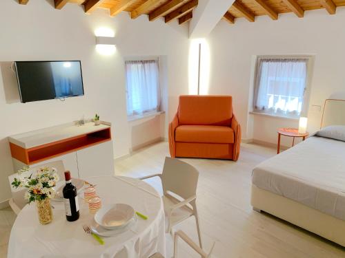Appartamenti Ca' Gabri & Cici — 4-Star Luxury Hotel in Garda, Italy