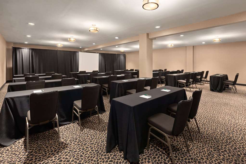 Wyndham Garden Norfolk Downtown - photo 39