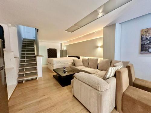 Green Spot Apartments — 4-Star Luxury Hotel in Nea Ionia, Greece