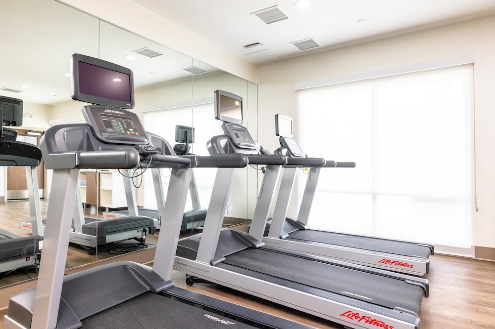 Holiday Inn Express & Suites San Jose Silicon Valley - photo 57