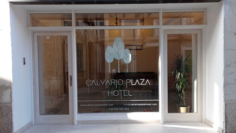 Calvario Plaza Hotel — Pollenca