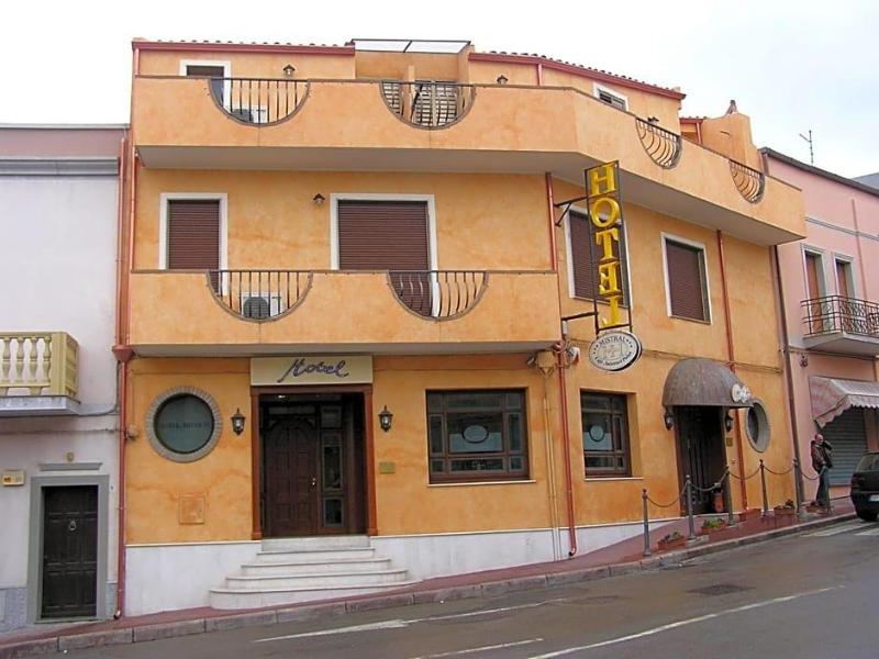 Hotel Mistral — hotel in Portoscuso
