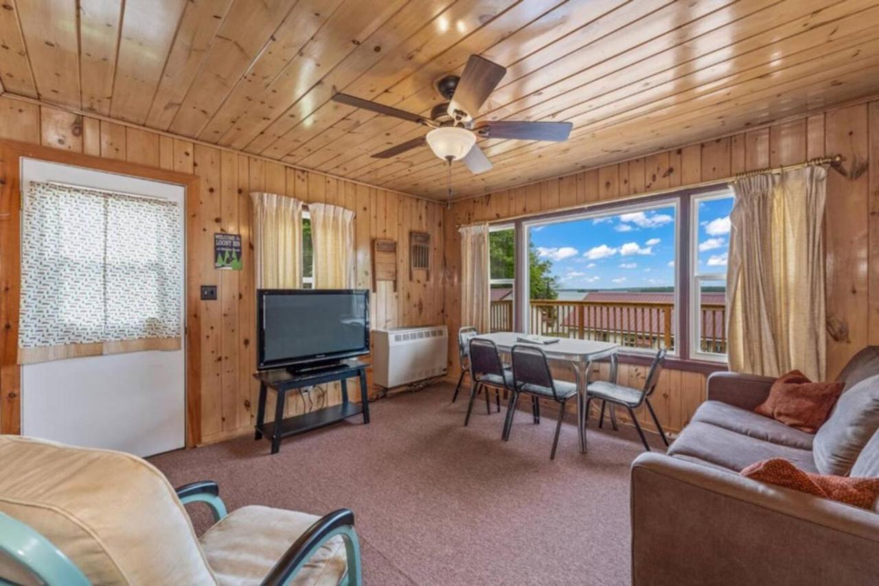 TB5 Thunder Bay Resort Cabin5 — hotel in Phelps