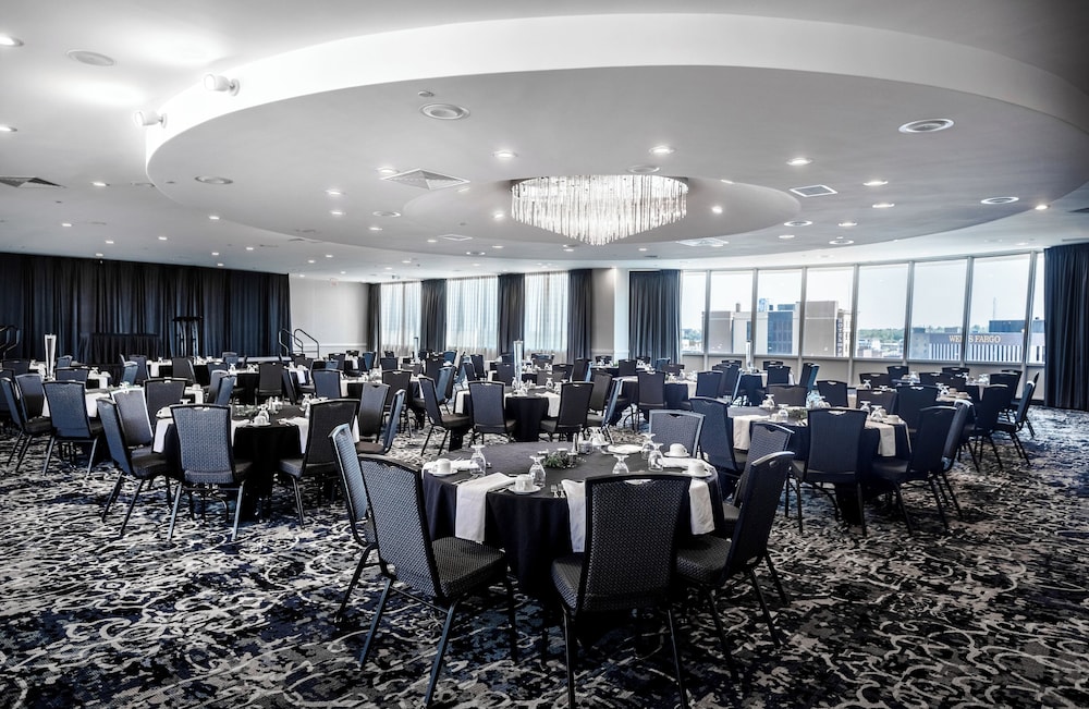 Holiday Inn Sioux Falls City Centre by IHG - photo 39