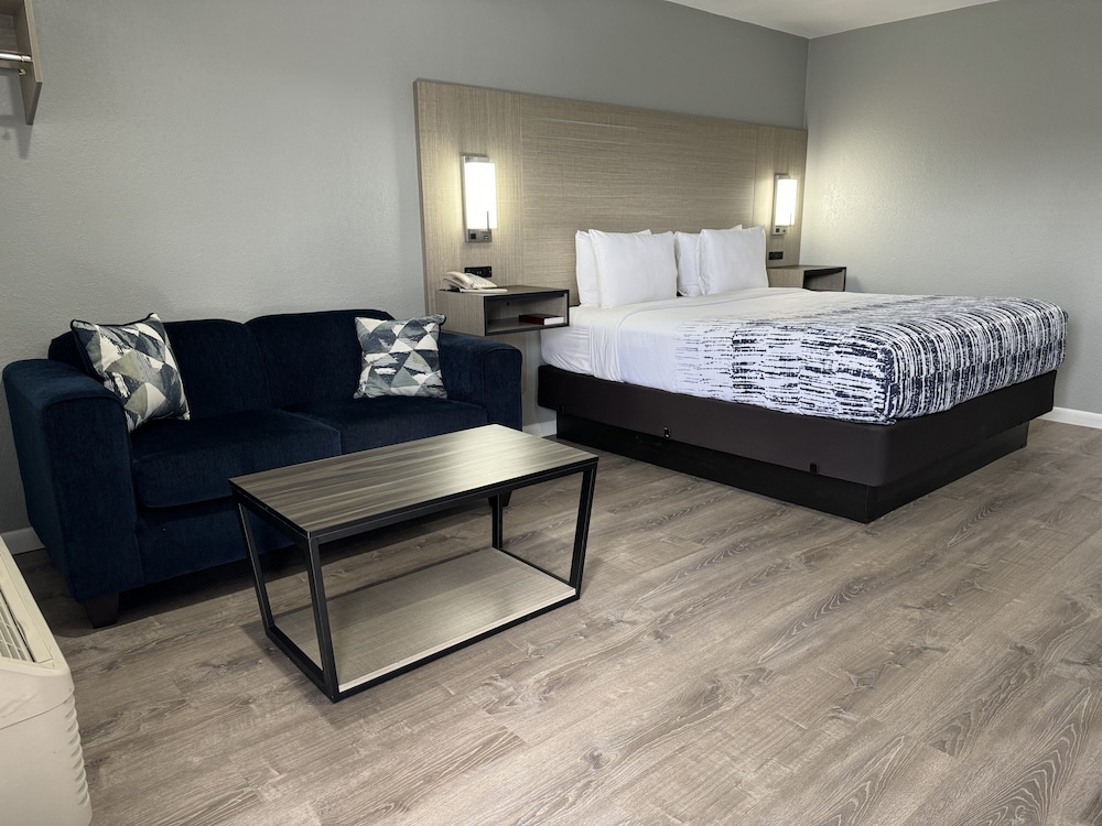 Copper Manor Motel - photo 19