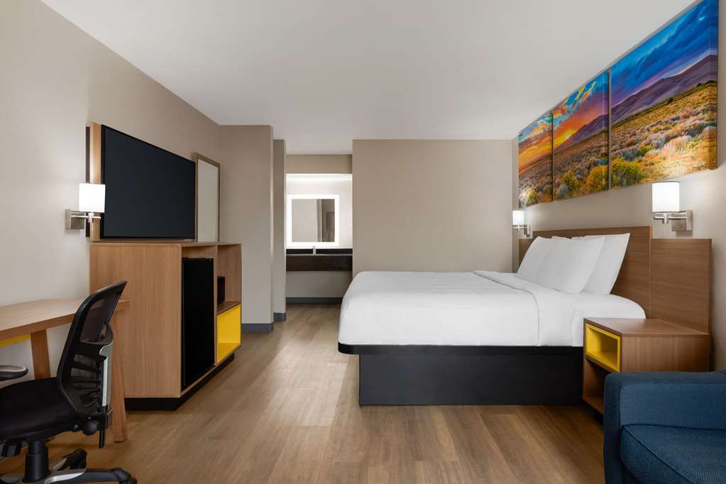 Days Inn by Wyndham Covington - photo 17