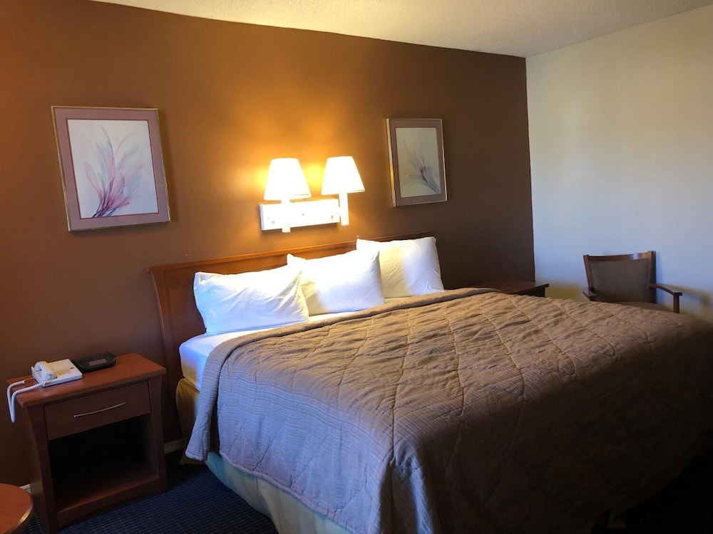 America's Best Inn - photo 4