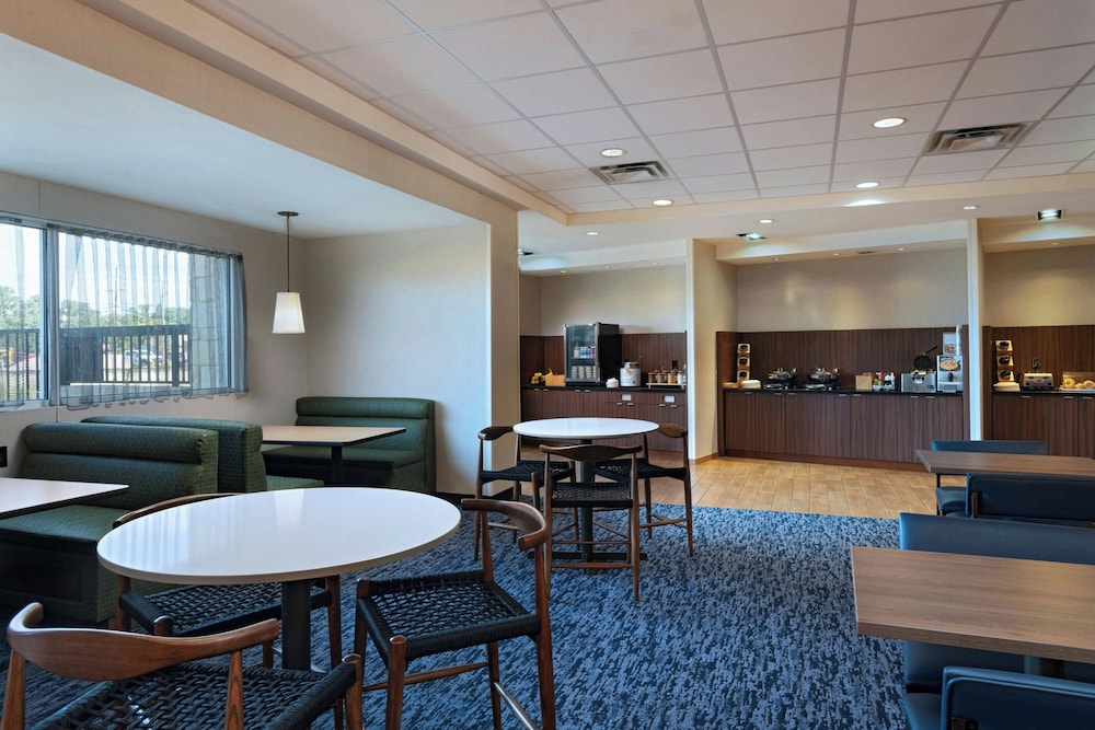 Fairfield Inn & Suites Fredericksburg - photo 38