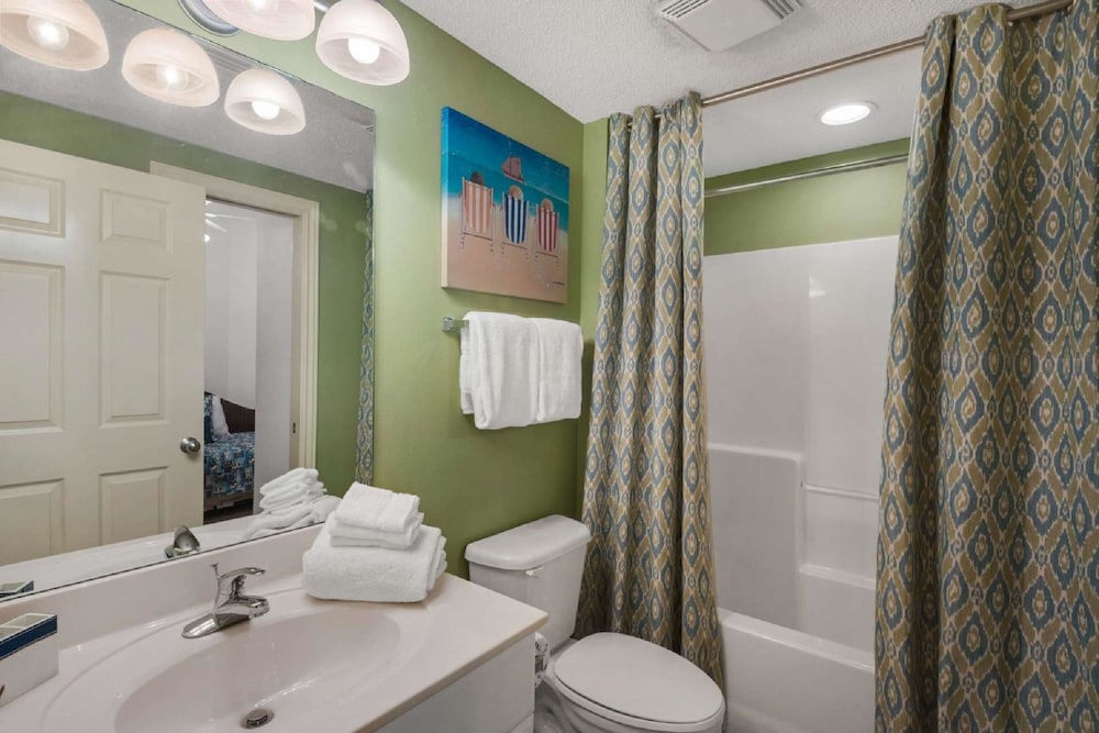 Majestic Beach Tower II 2 Bedroom Apartment - photo 16