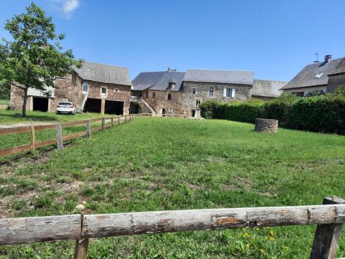 Les Gites de la Bouldoire Le Marronnier — hotel in Rignac