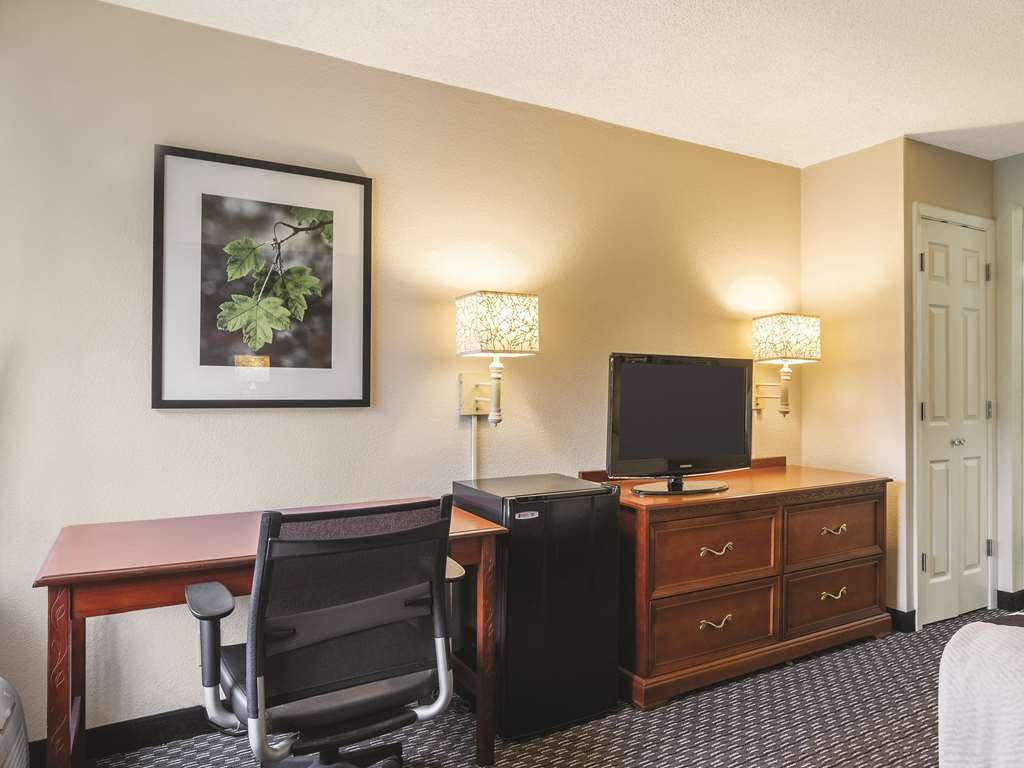 Wingate by Wyndham Brunswick GA I 95 - photo 16