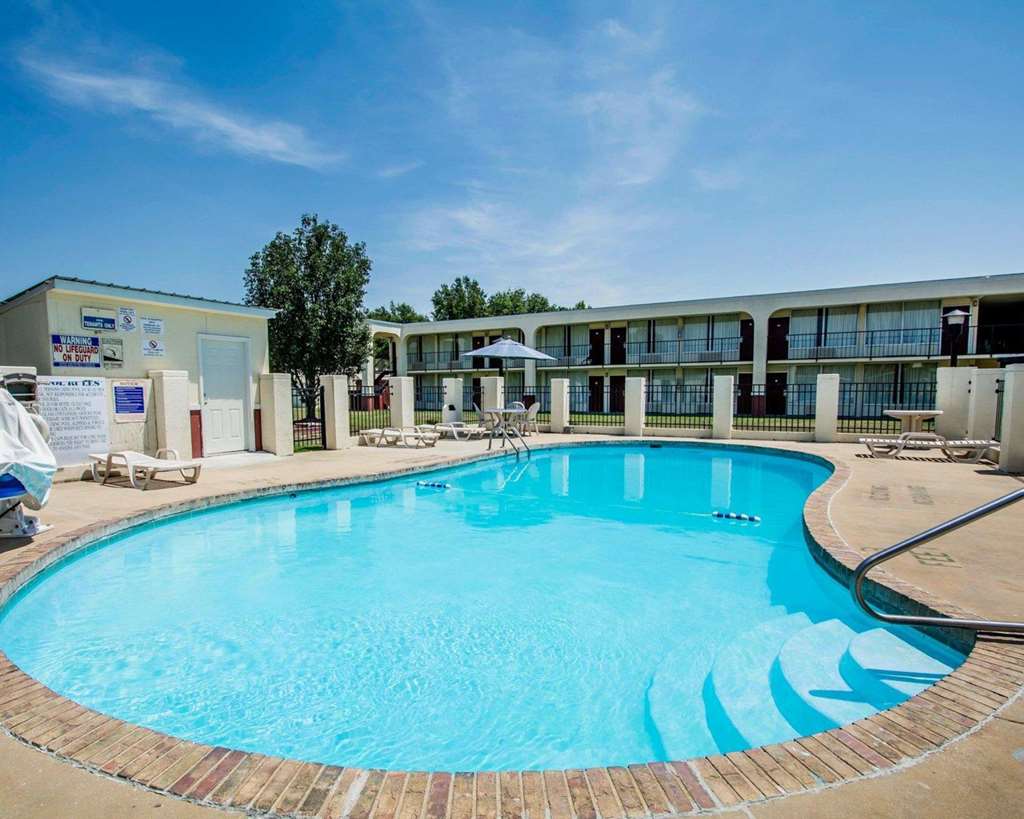Econo Lodge Andalusia - photo 29