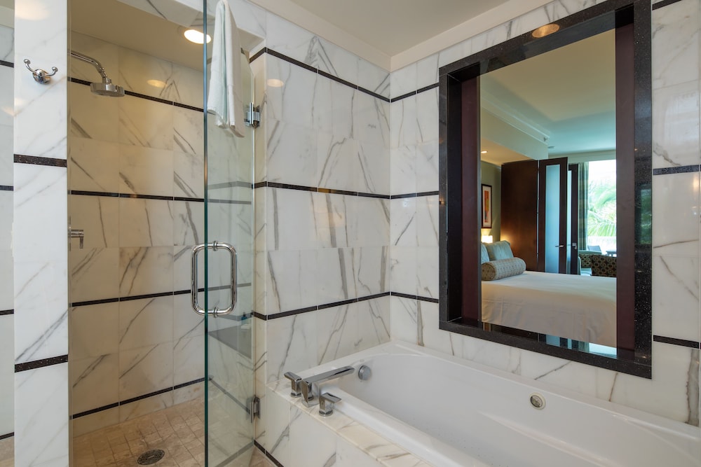Fontainebleau Miami Beach Private Luxury Suites - photo 388