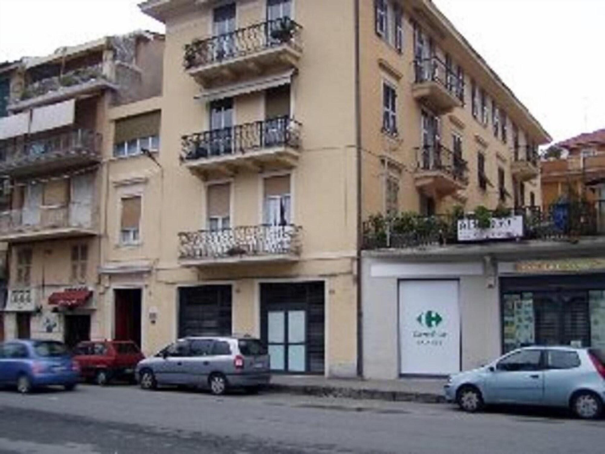 Albergo Villagrande — hotel in Varazze