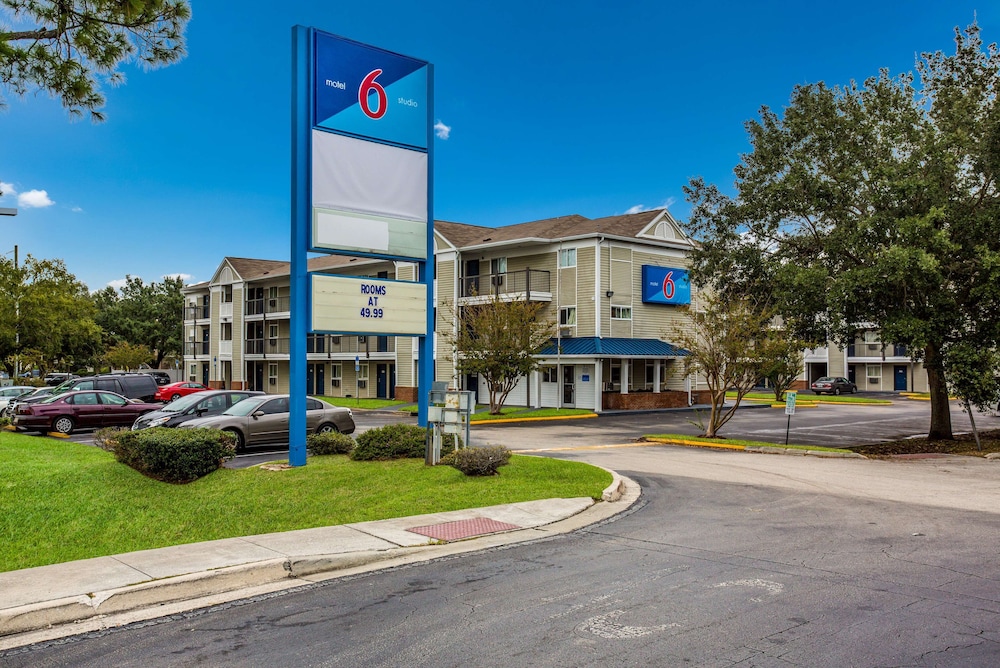 Motel 6 Jacksonville FL South in Jacksonville, United States