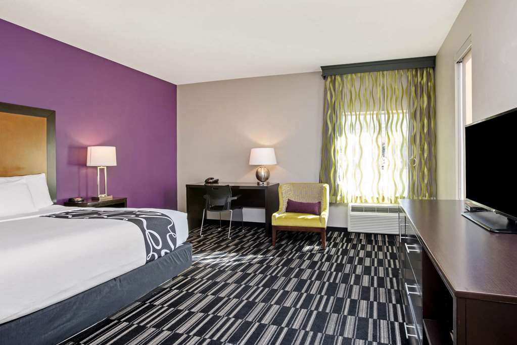 La Quinta Inn & Suites by Wyndham Cedar City - photo 12