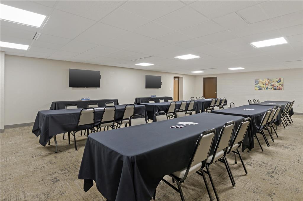 Best Western Plus Waterloo & Cedar Falls - photo 8