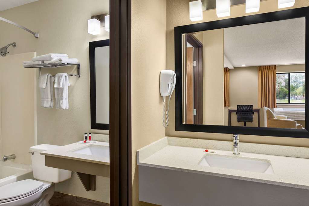 Super 8 by Wyndham Ankeny Des Moines Area - photo 19