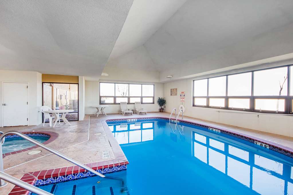 Quality Inn & Suites Pryor - photo 17