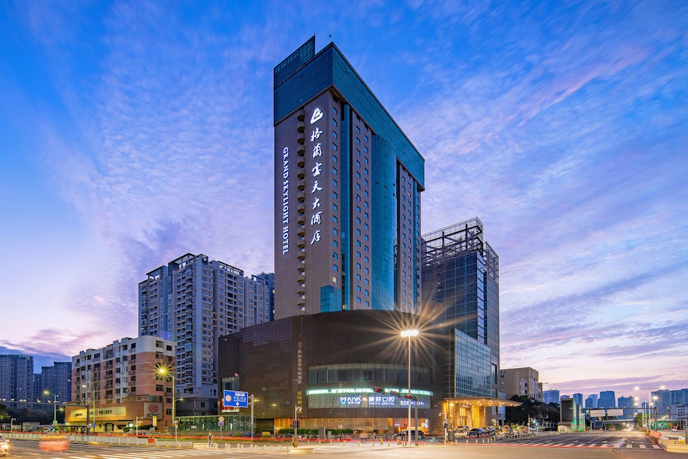 Wanyue Grand Skylight Hotel Shenzhen — 4-Star Luxury Hotel in Shenzhen, People's Republic of China