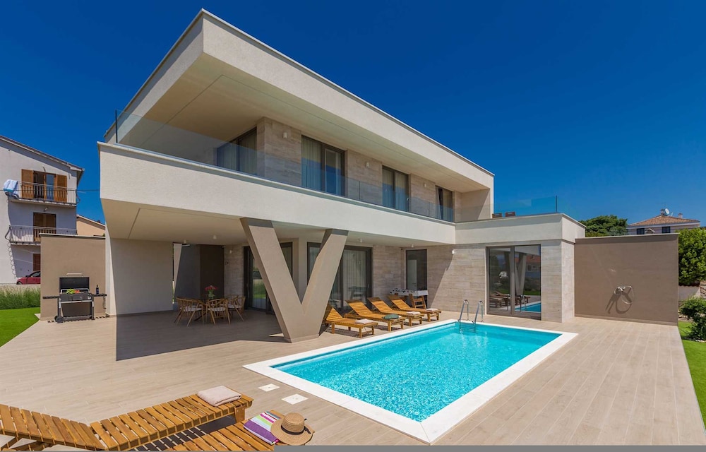 Villa VISTA with private pool and sauna — 4-Star Luxury Hotel in Krk, Croatia