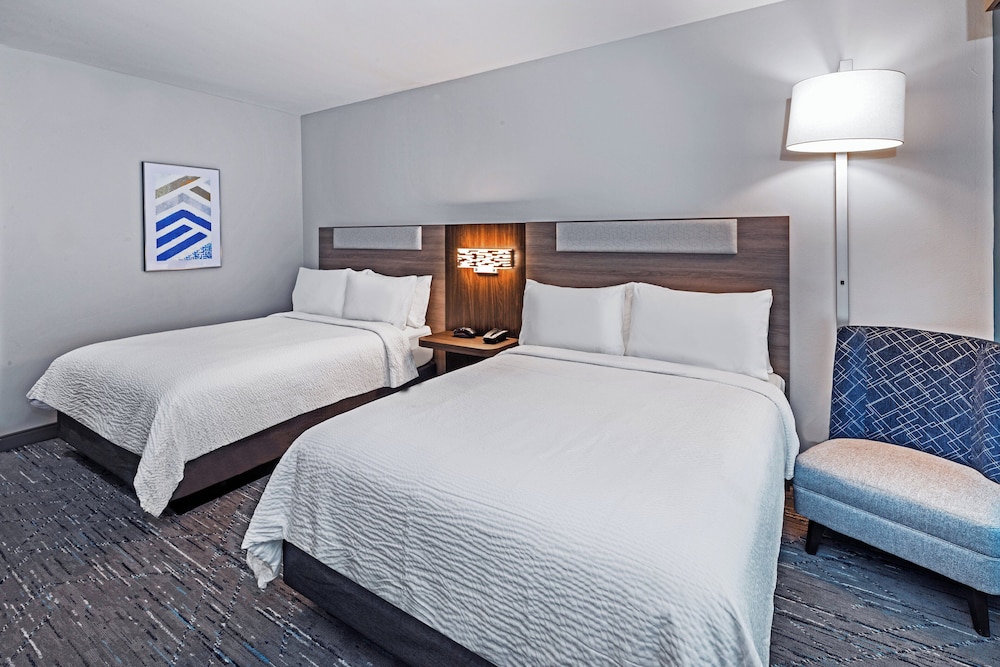 Holiday Inn Express & Suites Senatobia I 55 by IHG - photo 15