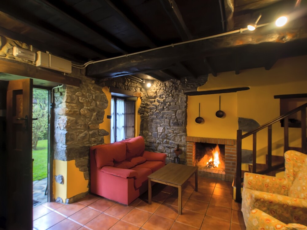 Corrada Torales — hotel in Barzana