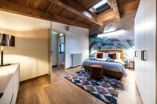 Suite Deluxe in Palazzo Storico Centro Sassari Appartamento Olbia — 4-Star Luxury Hotel in Sassari, Italy
