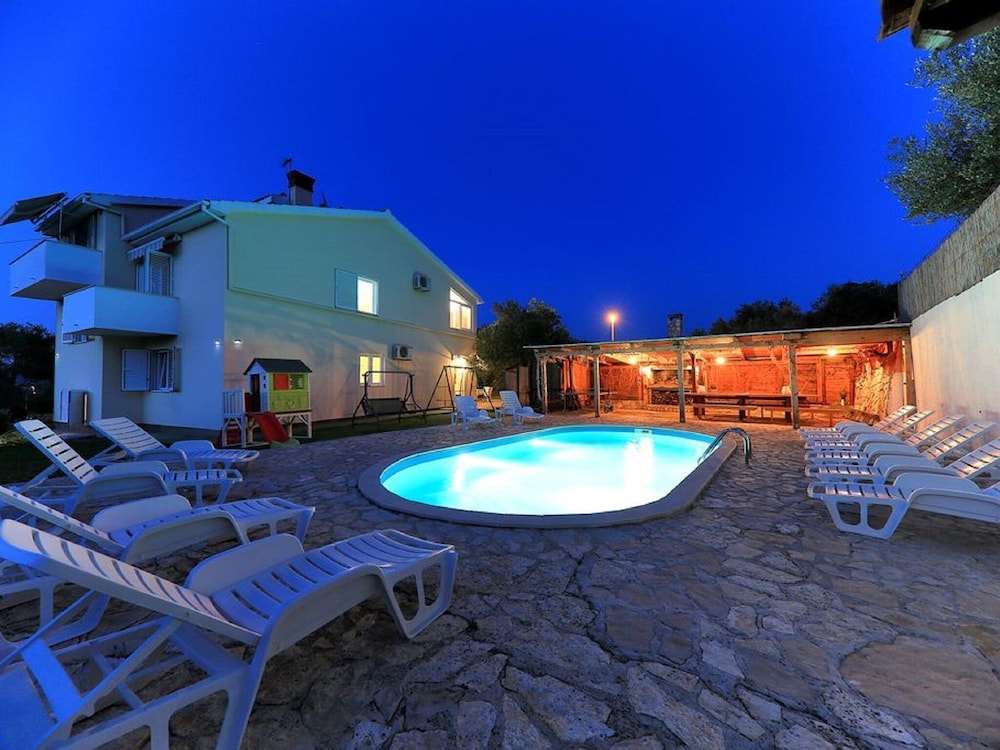 Villa Ivana holiday home — 4-Star Luxury Hotel in Pasman, Croatia