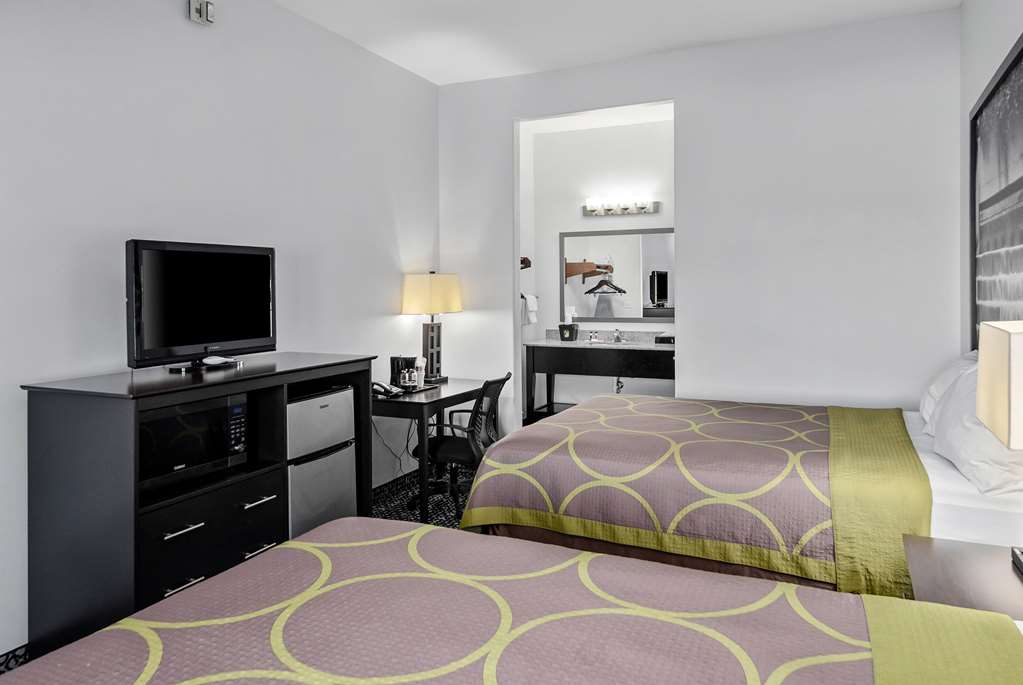 Super 8 by Wyndham Carthage TX - photo 18