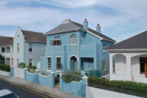 'Imagine' Surfers Corner Muizenberg Village — 4-Star Luxury Hotel in Cape Town, South Africa