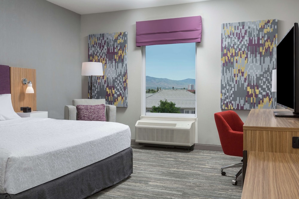 Hampton Inn & Suites Reno Sparks - photo 16
