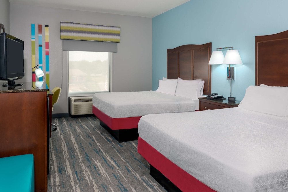 Hampton Inn & Suites Winston Salem University Area NC - photo 15