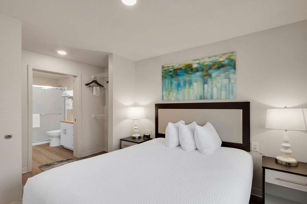 WaterWalk Extended Stay by Wyndham Charlotte Arrowood - photo 34