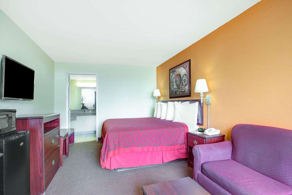 Days Inn by Wyndham Okemah - photo 5