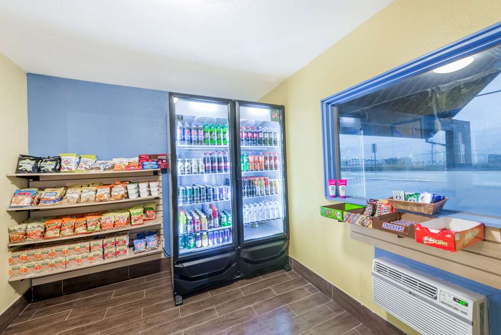 Days Inn by Wyndham San Antonio Splashtown ATT Center - photo 14