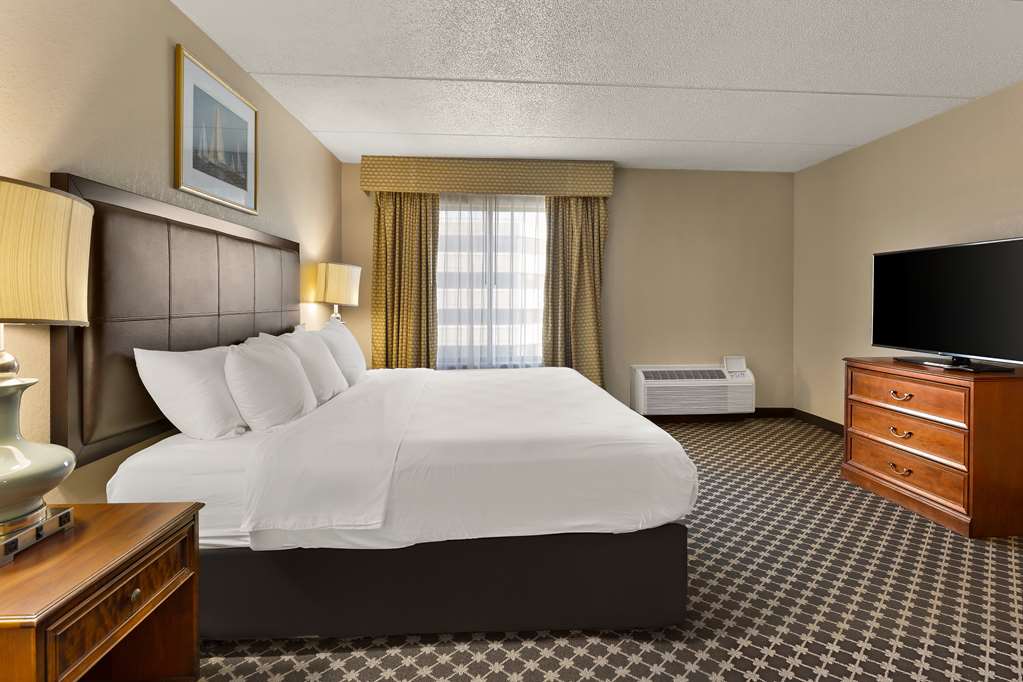 Hotel RL Cleveland Airport West - photo 16