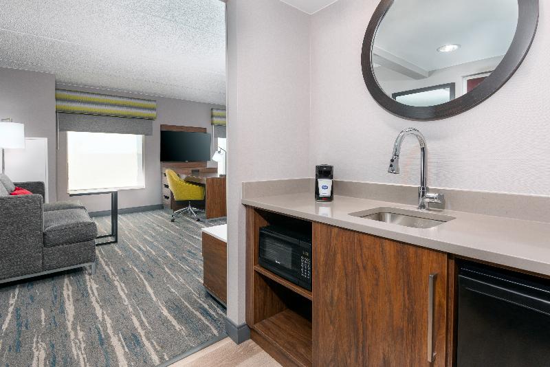 Hampton Inn & Suites Cleveland Beachwood - photo 36