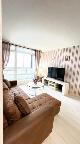Logement Avec Parking a 11 Min de Paris Et 15 Min de la Defense Arena — hotel in Argenteuil