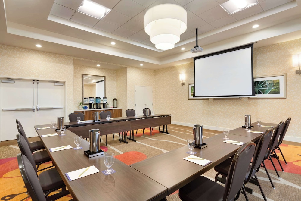 Hilton Garden Inn Medford OR - photo 34