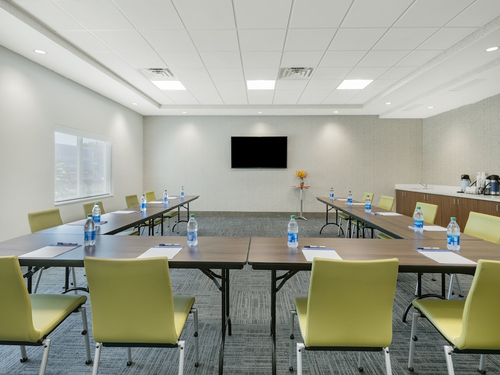 Holiday Inn Express & Suites Ruskin by IHG - photo 53