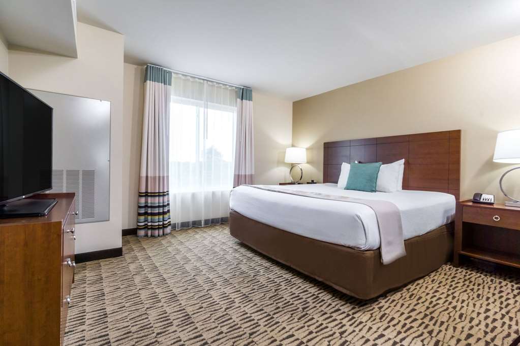 Hawthorn Suites by Wyndham Wheeling at the Highlands - photo 11