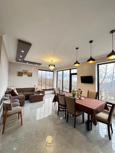 Pirqulu Restaurant Cottages — Unknown City