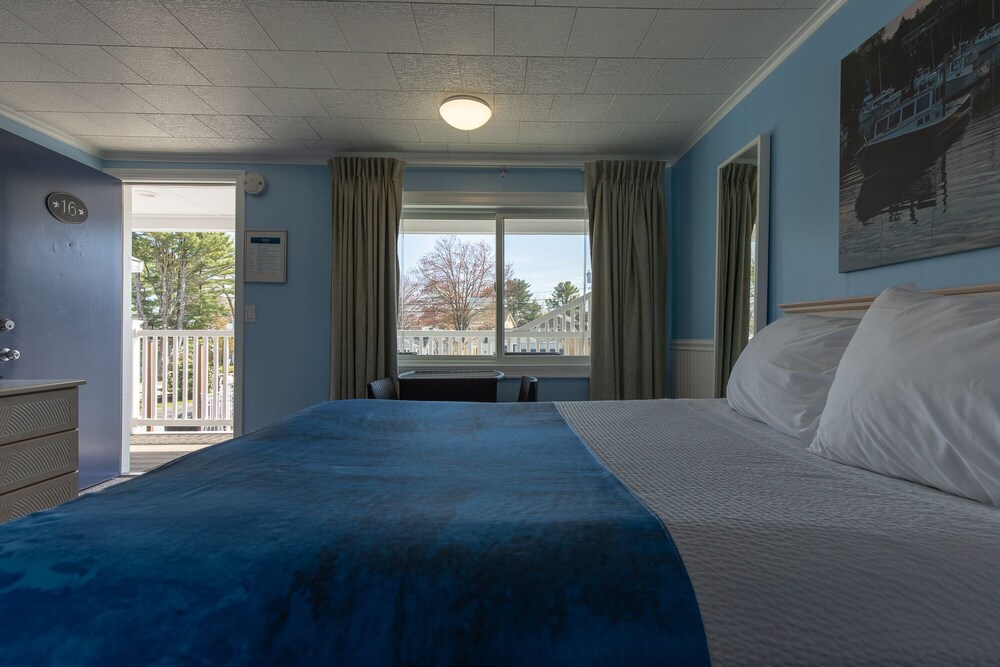 Footbridge Beach Motel - photo 127