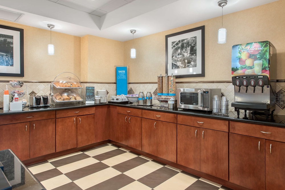 Hampton Inn & Suites Arcata - photo 49