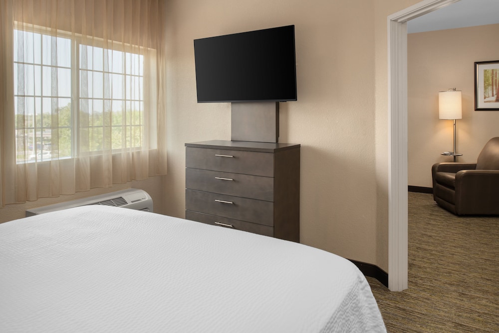 Candlewood Suites Turlock by IHG - photo 25